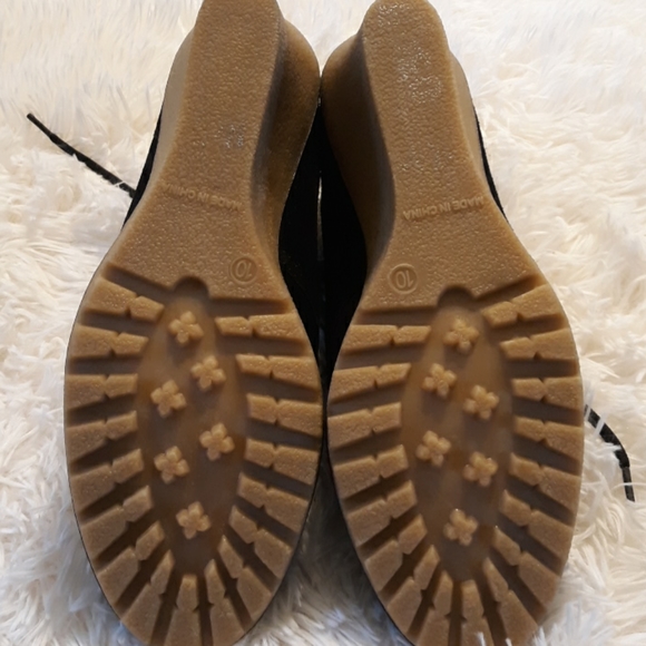 Kelsi Dagger NWOT Ankle Boots - Picture 4 of 6